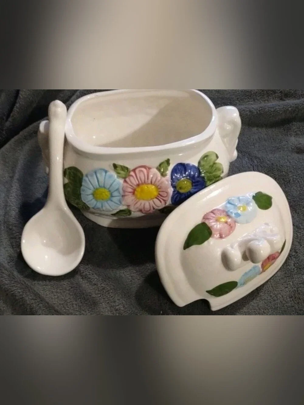 Floral Daisy Soup Tureen Lid & Ladle 7½